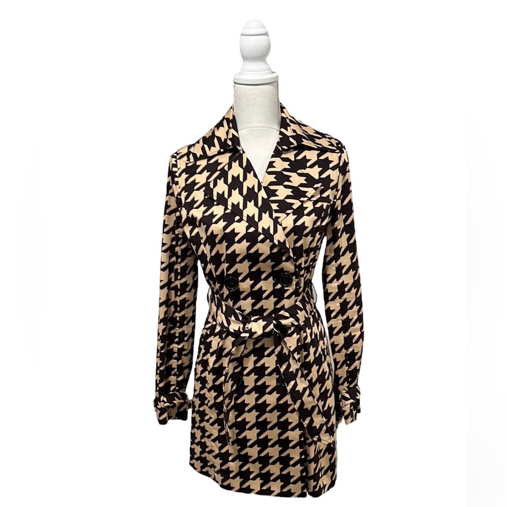 Vertigo Paris Brown and Tan Houndstooth Short Trench Coat Size Medium